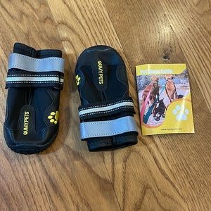 Brand New Outdoor Pet Shoes - Qumy